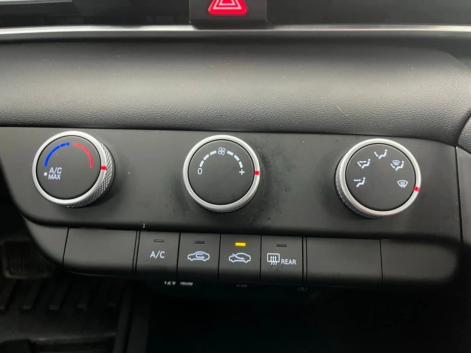 2023 Hyundai Elantra - Image 4 of 12