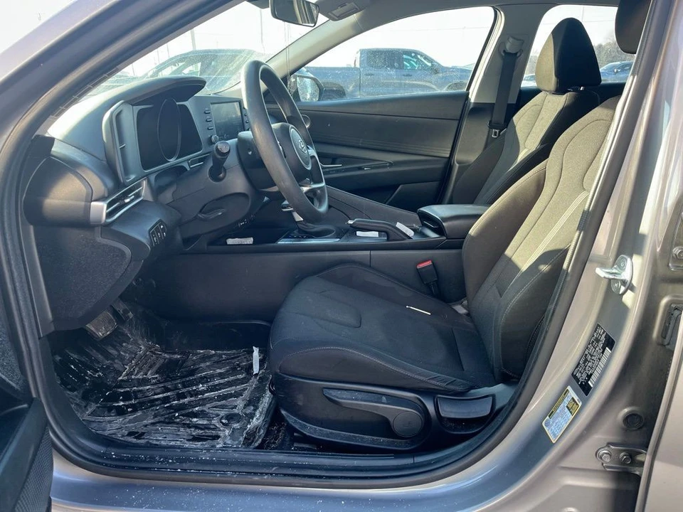 2023 Hyundai Elantra - Image 10 of 12
