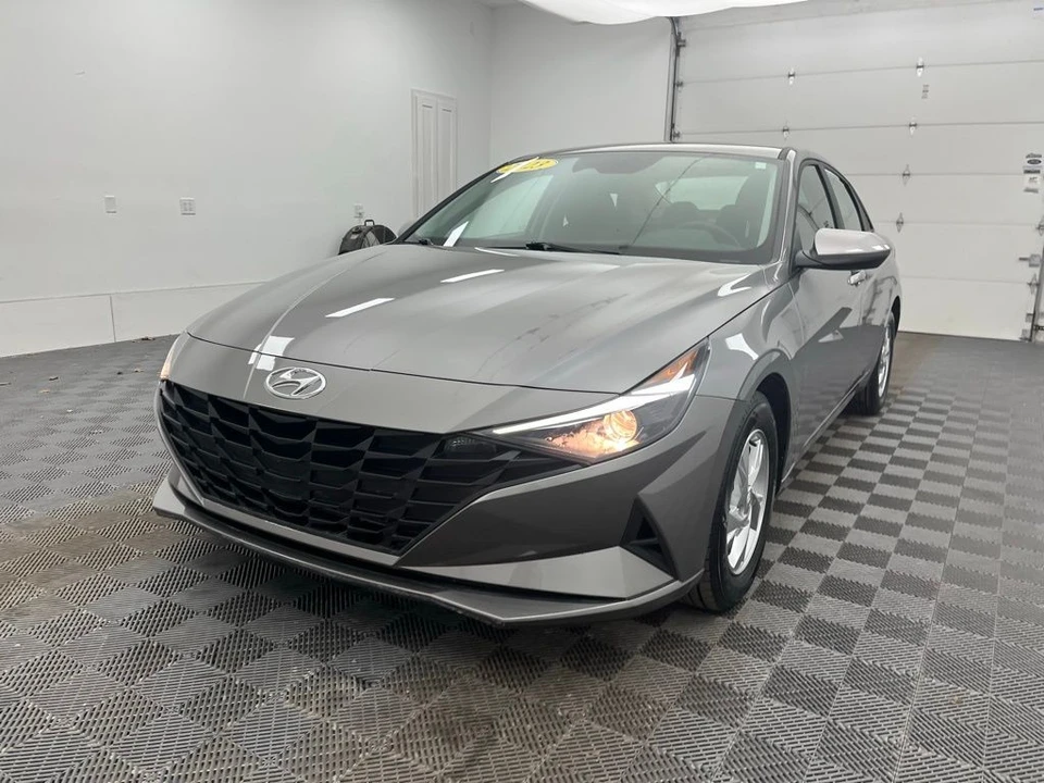 2023 Hyundai Elantra - Image 11 of 12