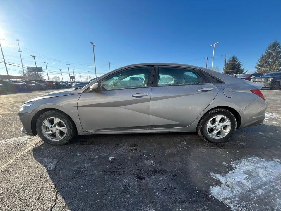 2023 Hyundai Elantra - Image 7 of 12