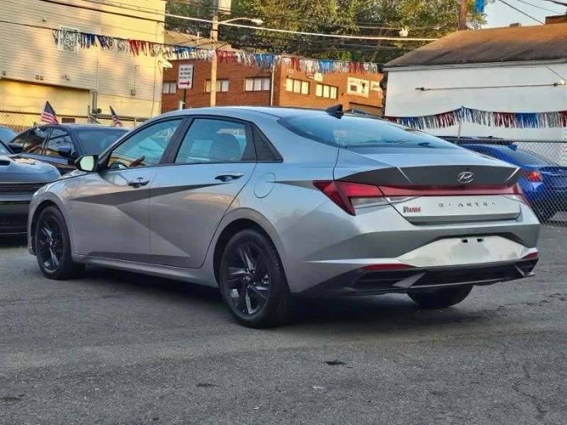 2023 Hyundai Elantra - Image 5 of 12