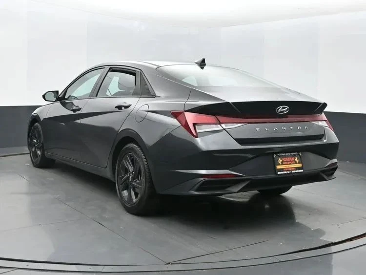2023 Hyundai Elantra - Image 9 of 12