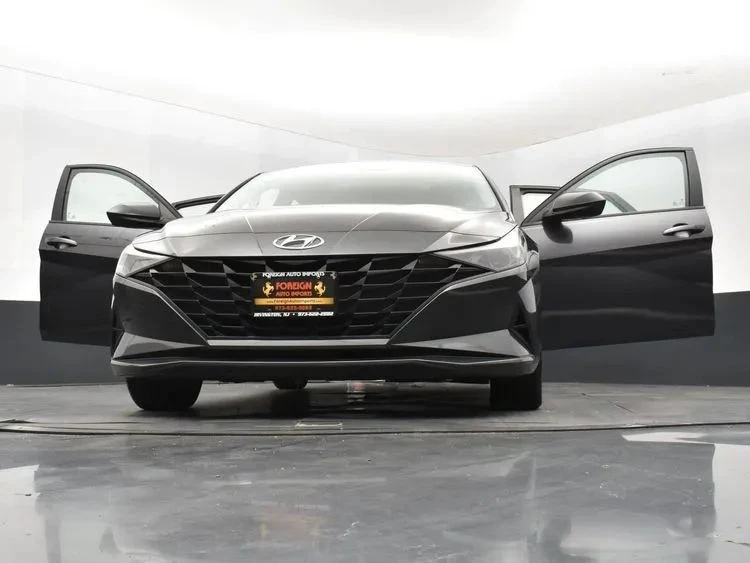 2023 Hyundai Elantra - Image 11 of 12