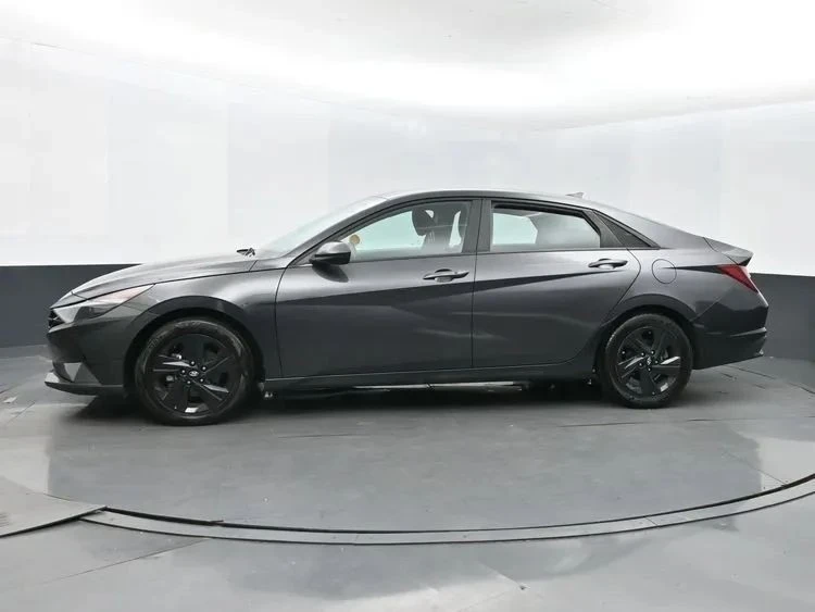 2023 Hyundai Elantra - Image 5 of 12