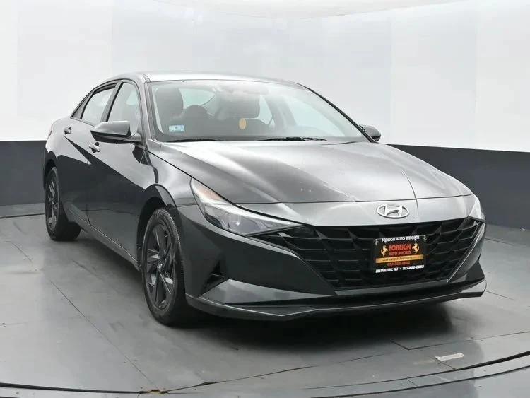 2023 Hyundai Elantra - Image 2 of 12