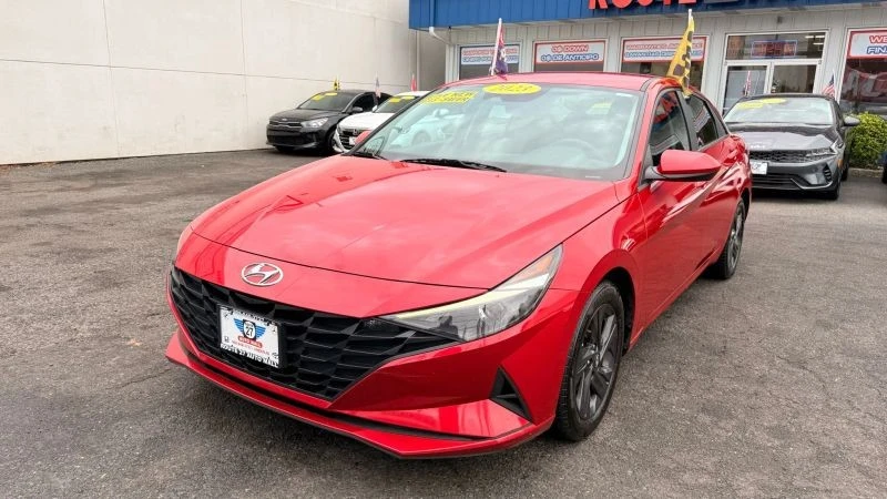 2023 Hyundai Elantra - Image 4 of 12