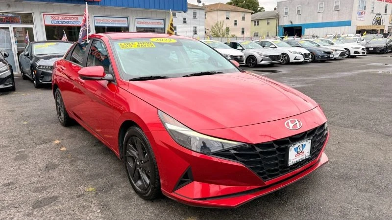 2023 Hyundai Elantra - Image 2 of 12