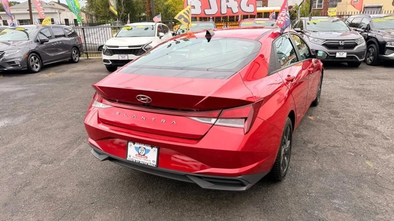 2023 Hyundai Elantra - Image 7 of 12