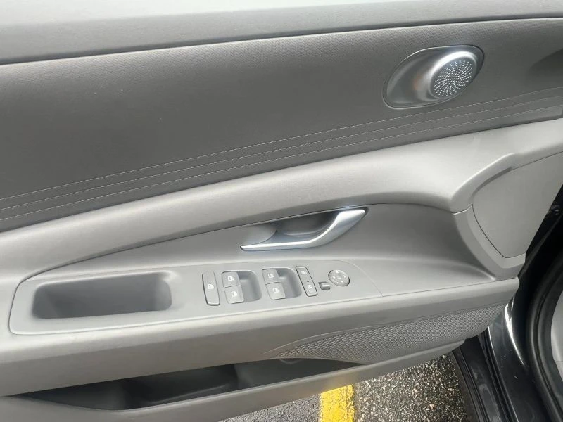 2023 Hyundai Elantra - Image 11 of 12