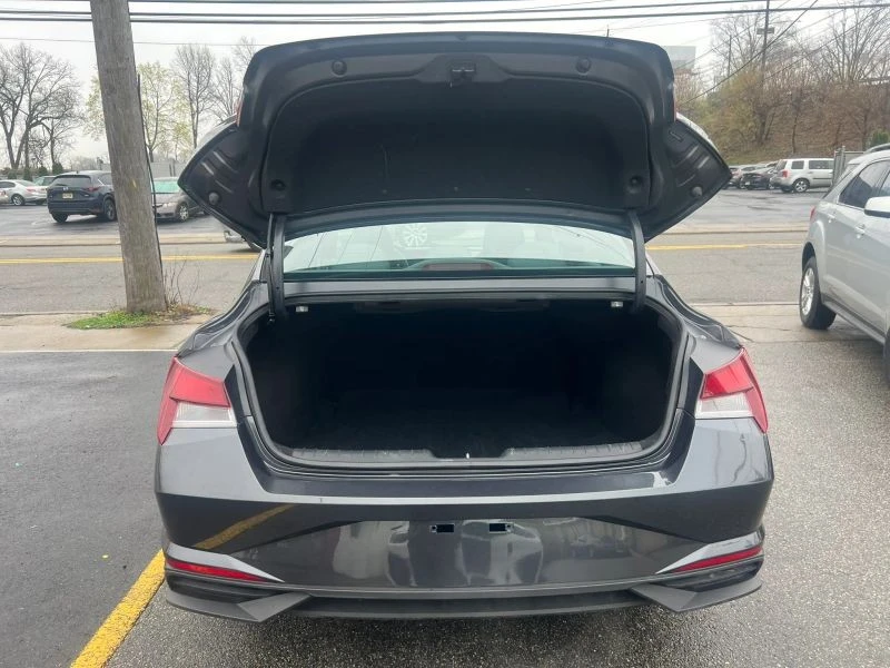 2023 Hyundai Elantra - Image 8 of 12