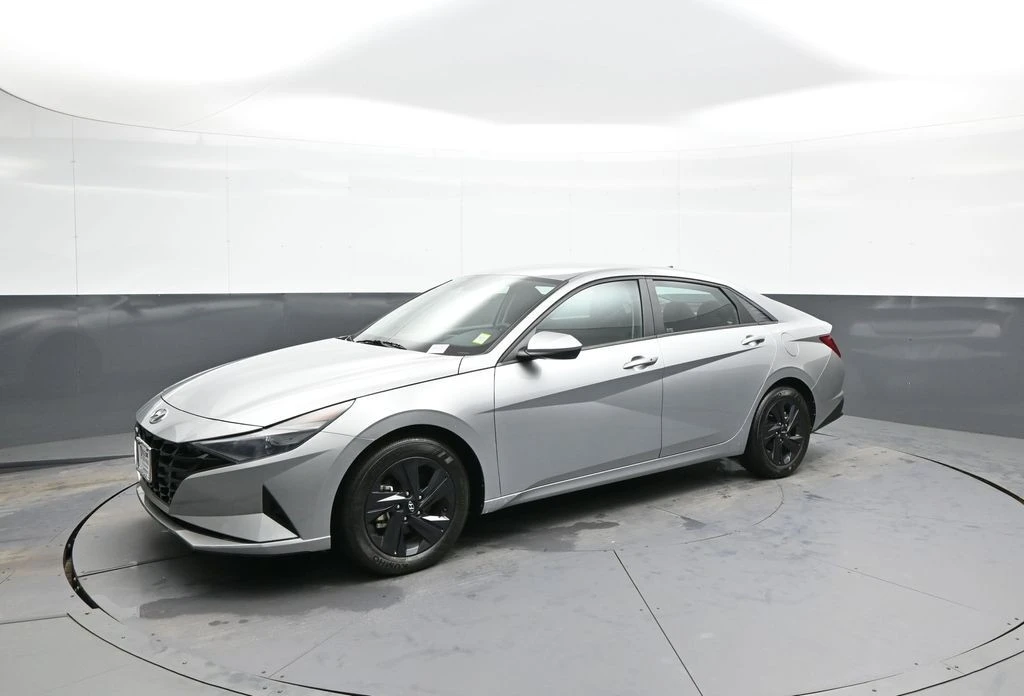 2023 Hyundai Elantra - Image 10 of 21