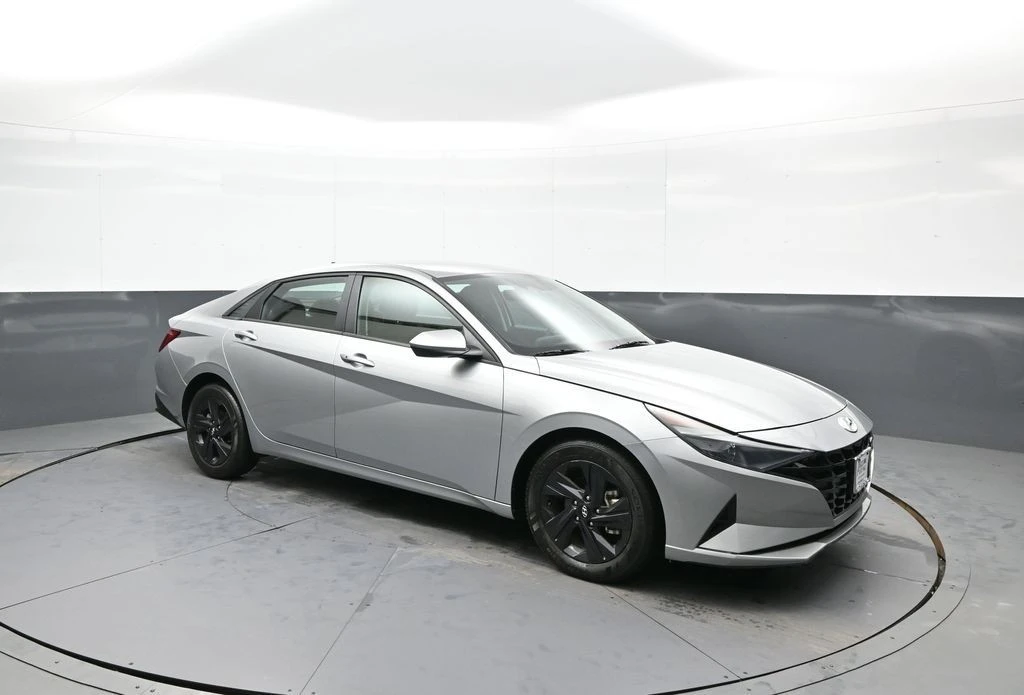 2023 Hyundai Elantra - Image 4 of 21