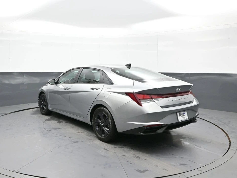 2023 Hyundai Elantra - Image 8 of 12