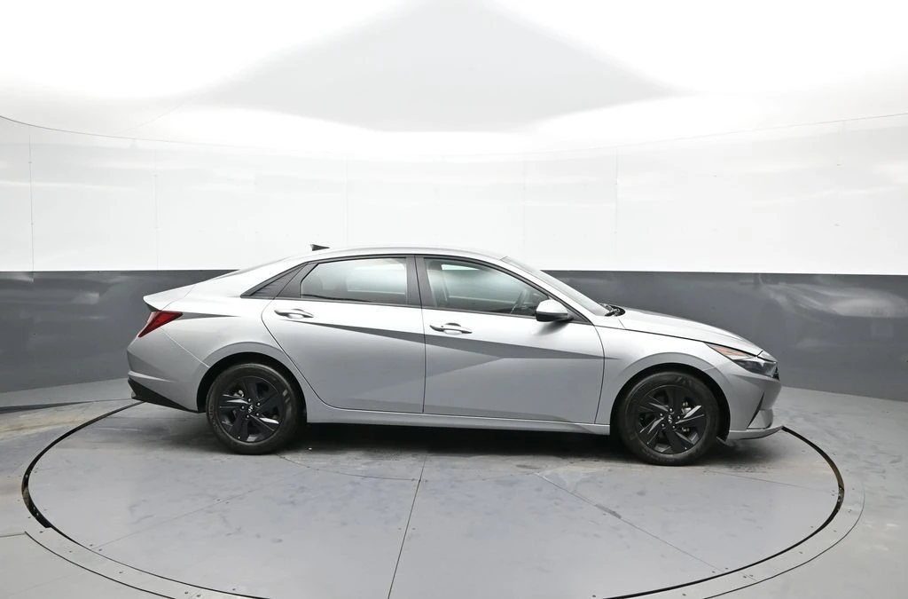 2023 Hyundai Elantra - Image 5 of 21