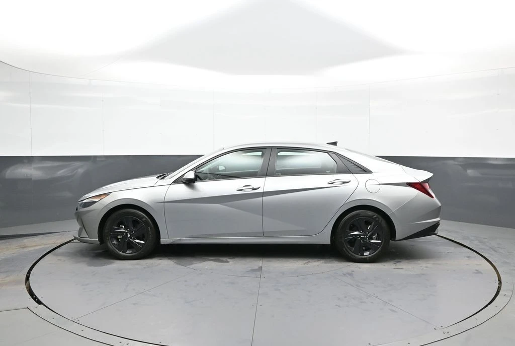 2023 Hyundai Elantra - Image 9 of 21