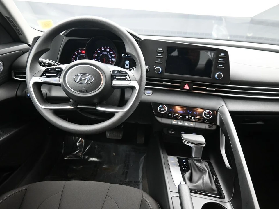 2023 Hyundai Elantra - Image 19 of 21