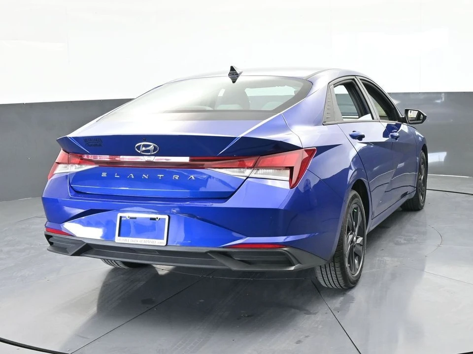 2023 Hyundai Elantra - Image 5 of 12