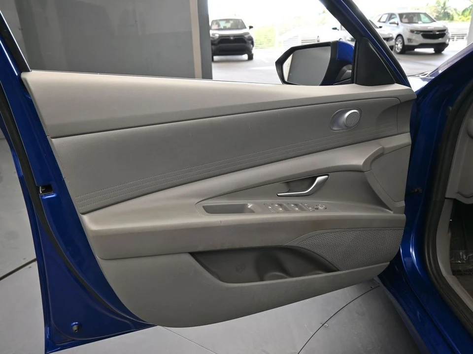 2023 Hyundai Elantra - Image 15 of 21