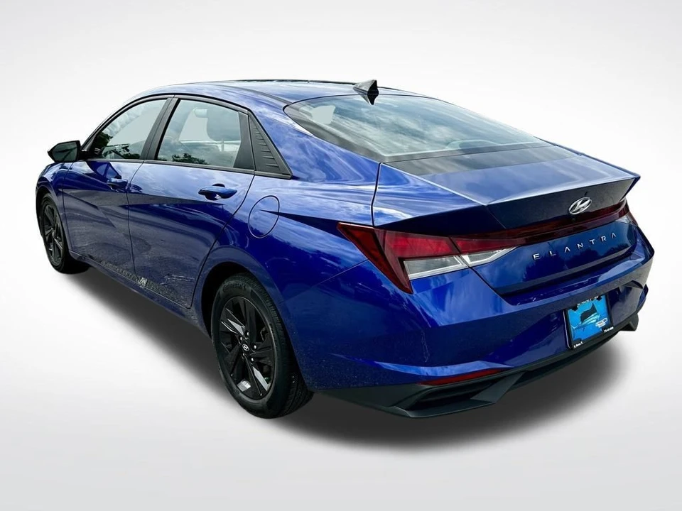 2023 Hyundai Elantra - Image 4 of 12