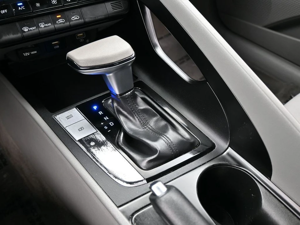 2023 Hyundai Elantra - Image 25 of 31