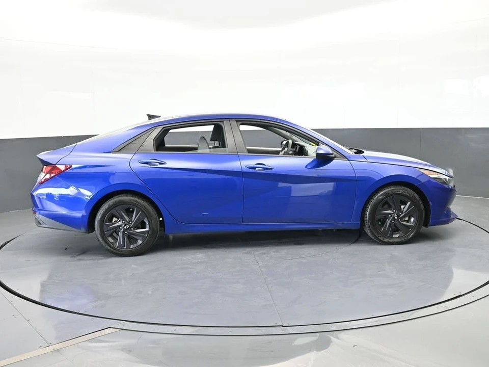 2023 Hyundai Elantra - Image 7 of 12