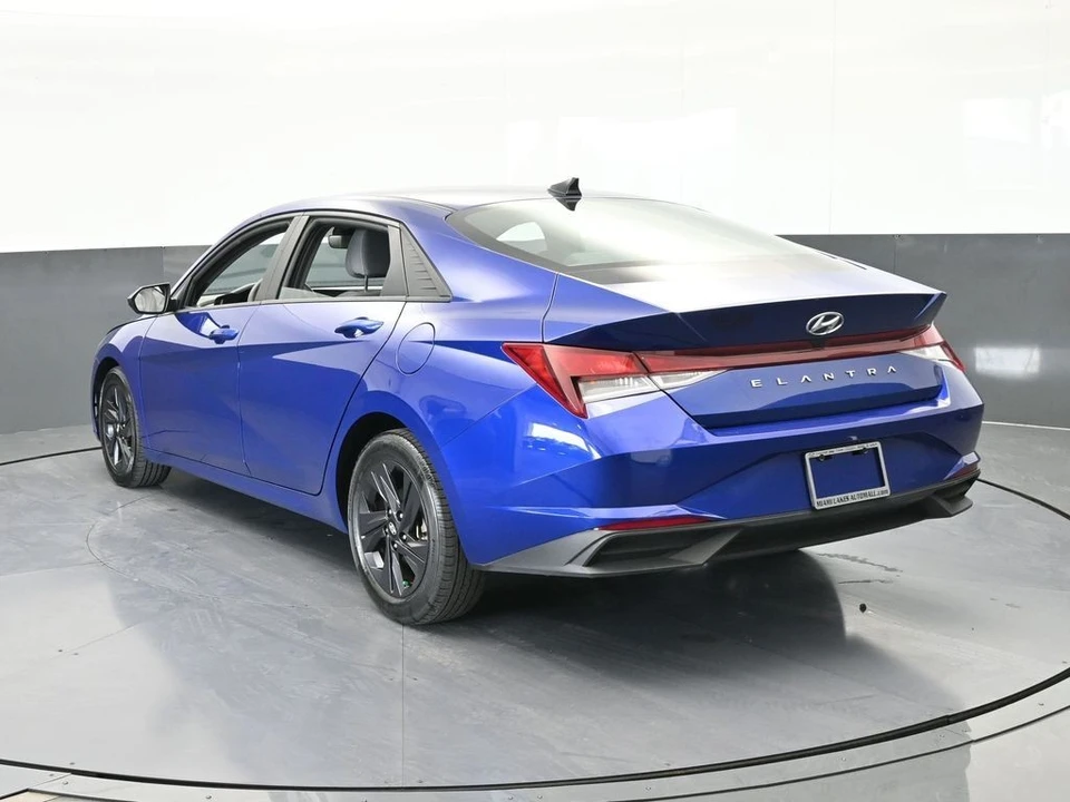 2023 Hyundai Elantra - Image 4 of 31