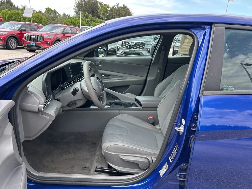 2023 Hyundai Elantra - Image 9 of 12