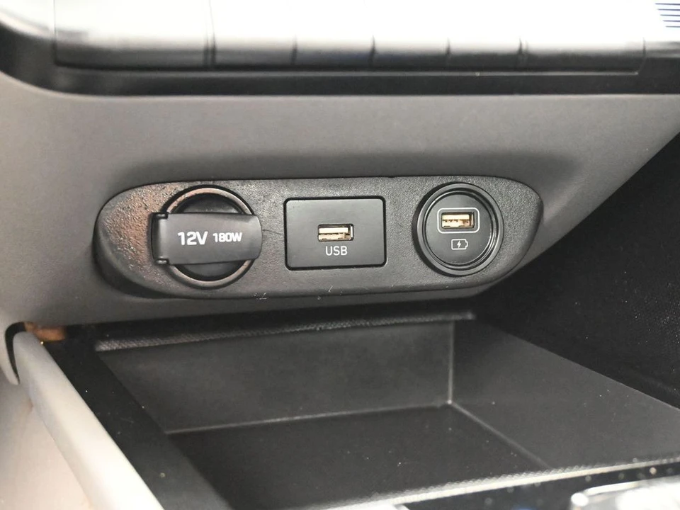 2023 Hyundai Elantra - Image 24 of 31
