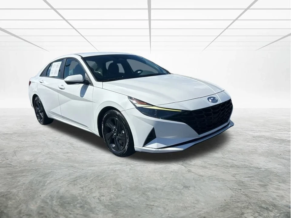 2023 Hyundai Elantra - Image 2 of 12