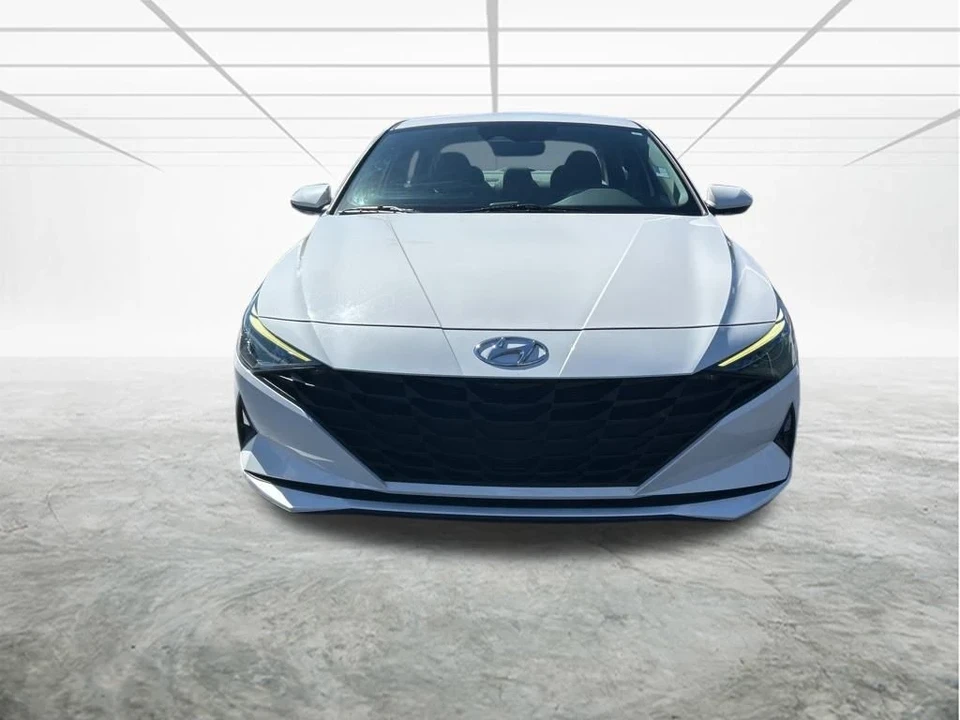 2023 Hyundai Elantra - Image 8 of 12