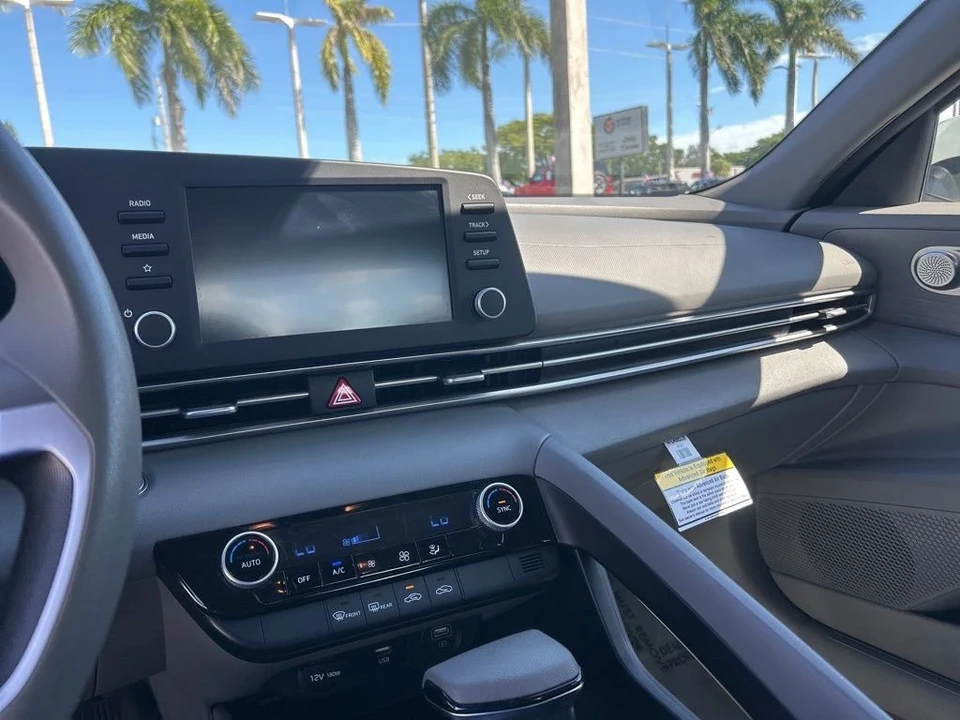 2023 Hyundai Elantra - Image 11 of 12