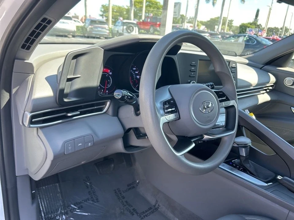 2023 Hyundai Elantra - Image 10 of 12