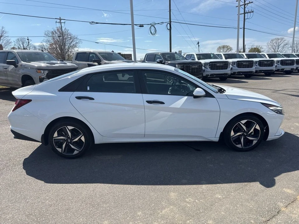 2023 Hyundai Elantra - Image 6 of 21