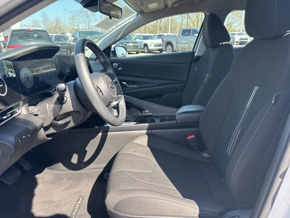 2023 Hyundai Elantra - Image 9 of 21