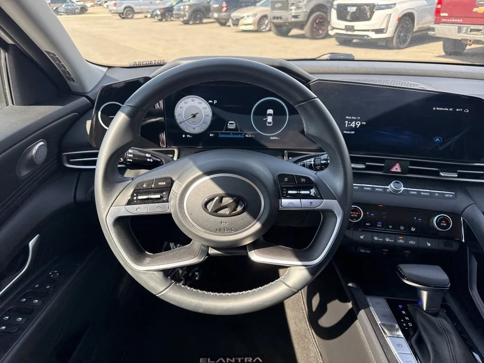 2023 Hyundai Elantra - Image 12 of 21