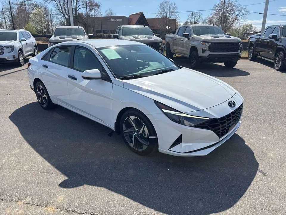 2023 Hyundai Elantra - Image 7 of 21
