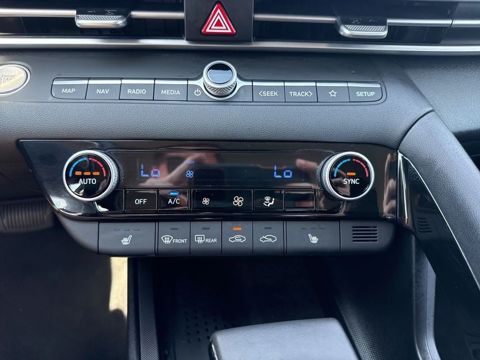 2023 Hyundai Elantra - Image 17 of 21