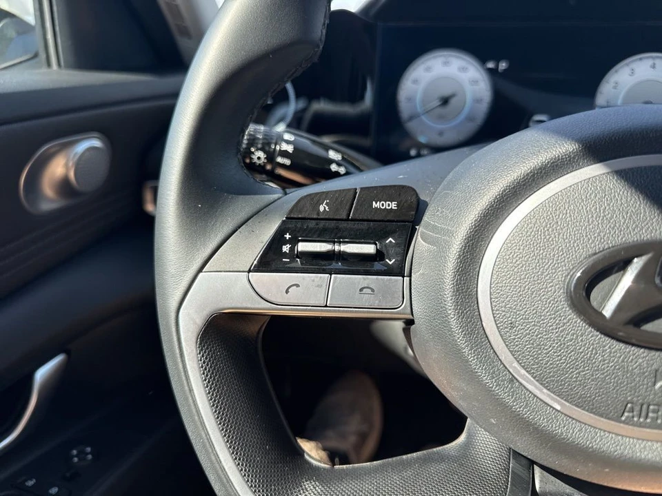 2023 Hyundai Elantra - Image 13 of 21