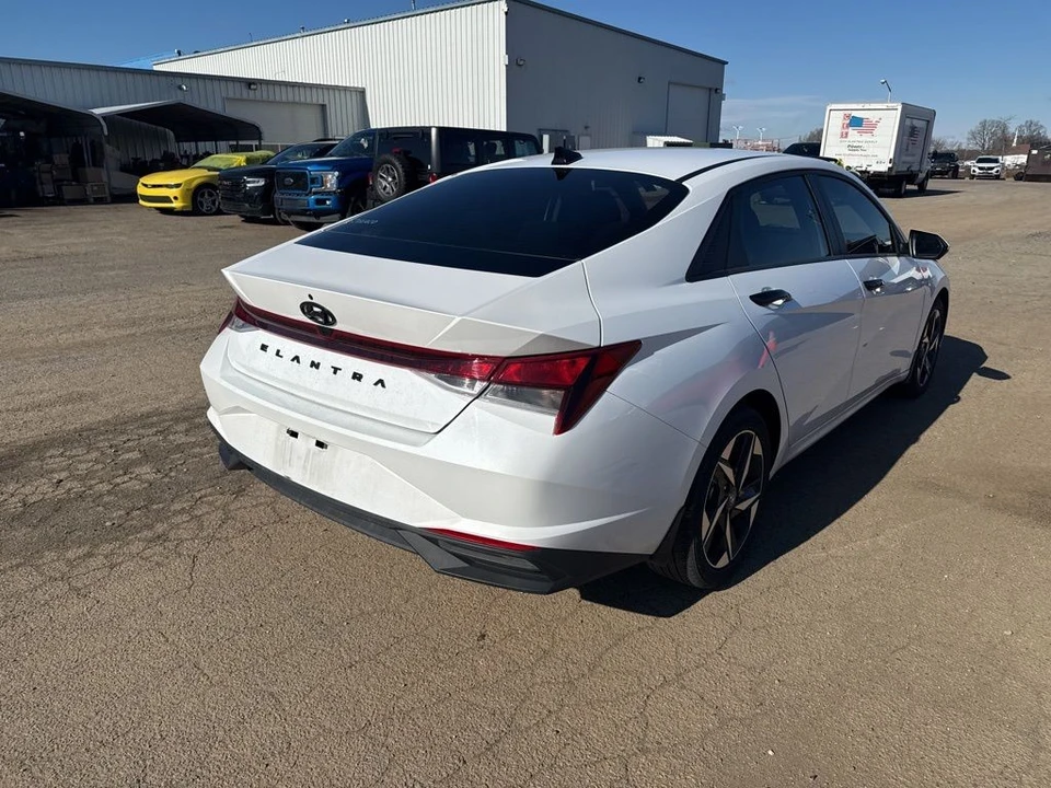 2023 Hyundai Elantra - Image 3 of 7