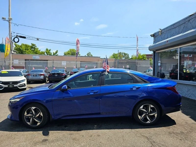 2023 Hyundai Elantra - Image 2 of 12