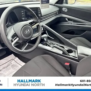 2023 Hyundai Elantra SEL FWD