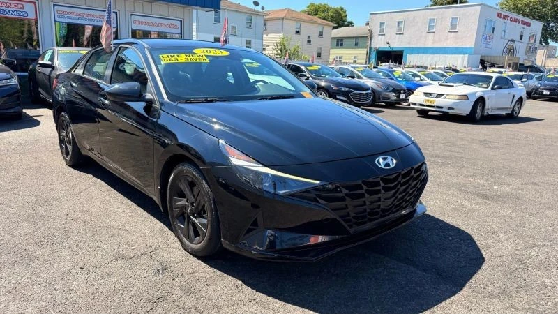 2023 Hyundai Elantra - Image 2 of 12