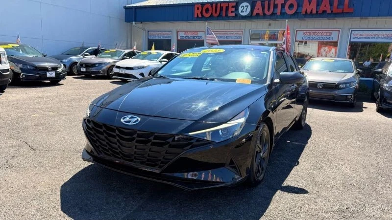 2023 Hyundai Elantra - Image 4 of 12
