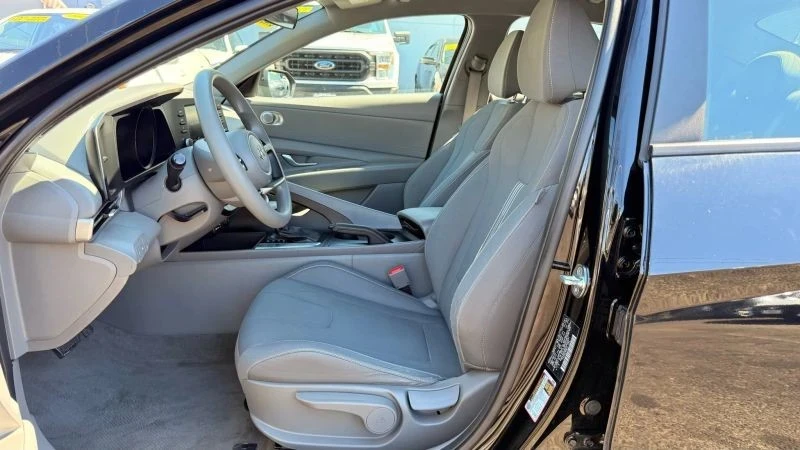 2023 Hyundai Elantra - Image 12 of 12