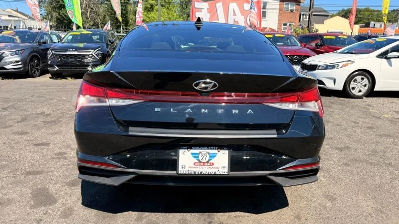 2023 Hyundai Elantra - Image 6 of 12