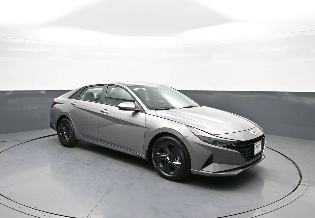2023 Hyundai Elantra - Image 4 of 12