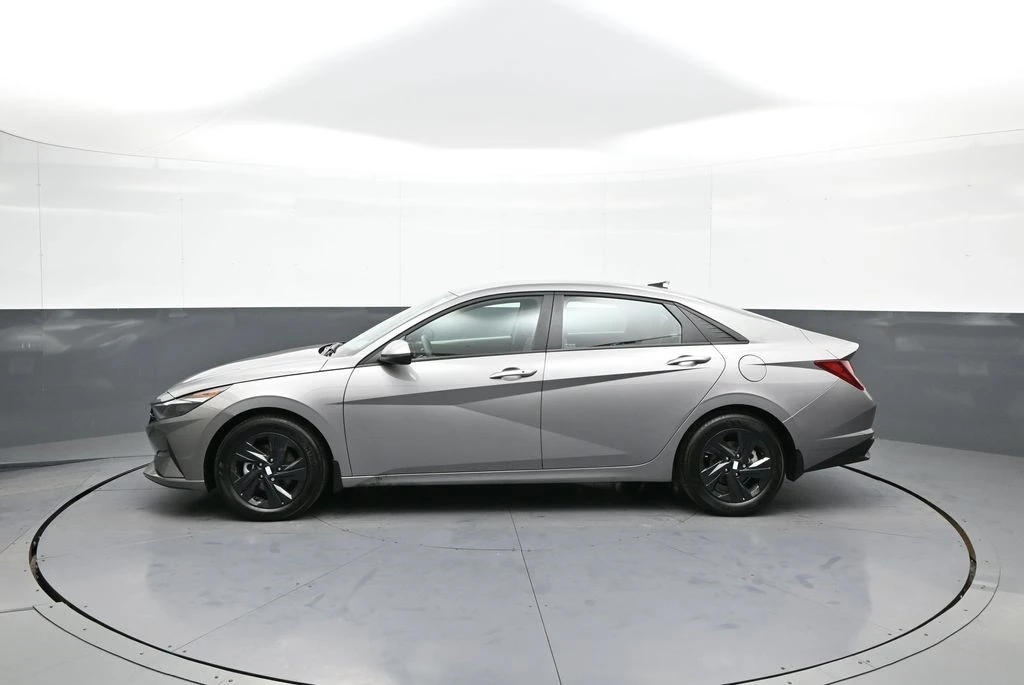 2023 Hyundai Elantra - Image 9 of 12