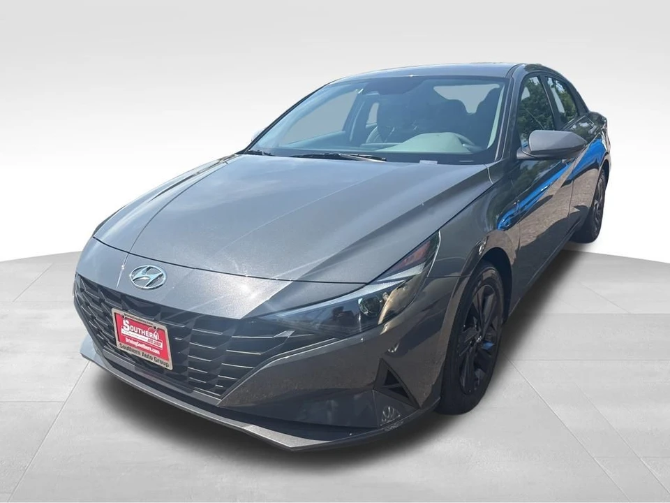 2023 Hyundai Elantra - Image 2 of 12