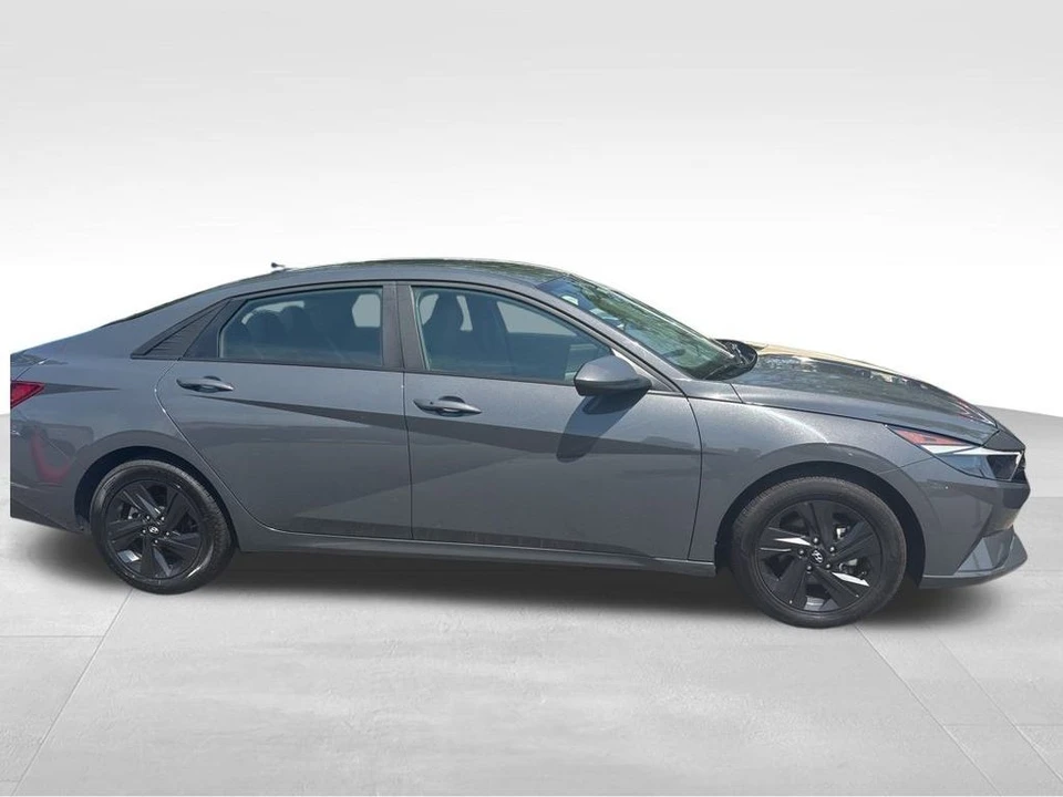 2023 Hyundai Elantra - Image 5 of 12
