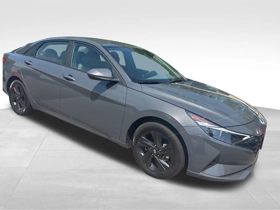 2023 Hyundai Elantra - Image 4 of 12
